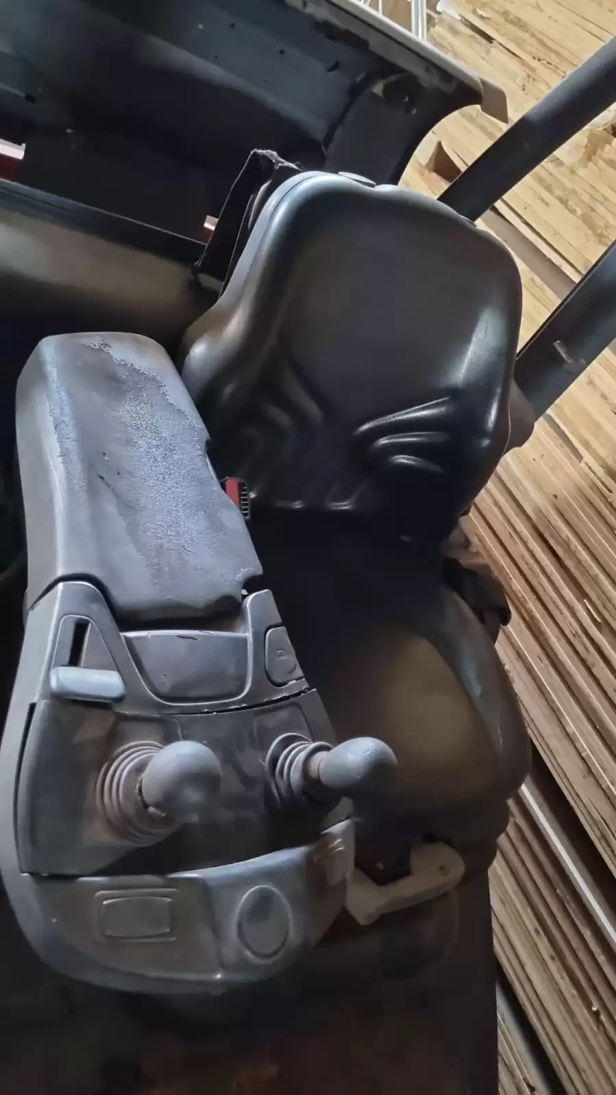 Empilhadeira a gás Linde H35T-02 - Imagem 4