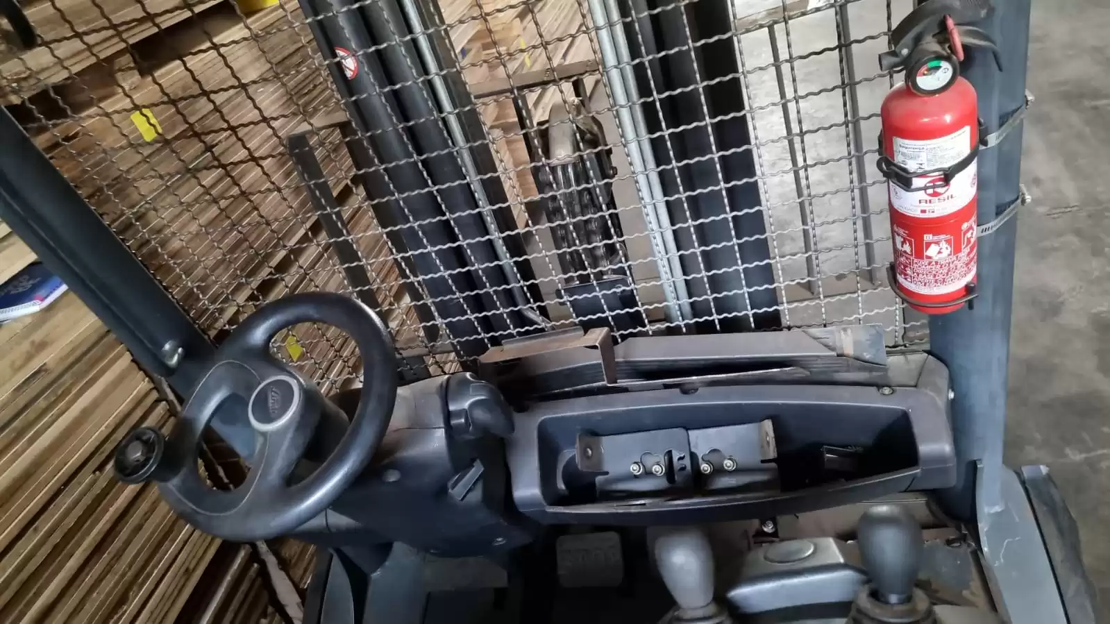 Empilhadeira a gás Linde H35T-02 - Imagem 7