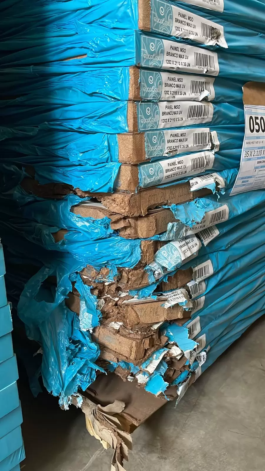 Painel de Divisória Eucatex Branco Max 35 x 1200 x 2110 mm - Com Avarias - Imagem 5